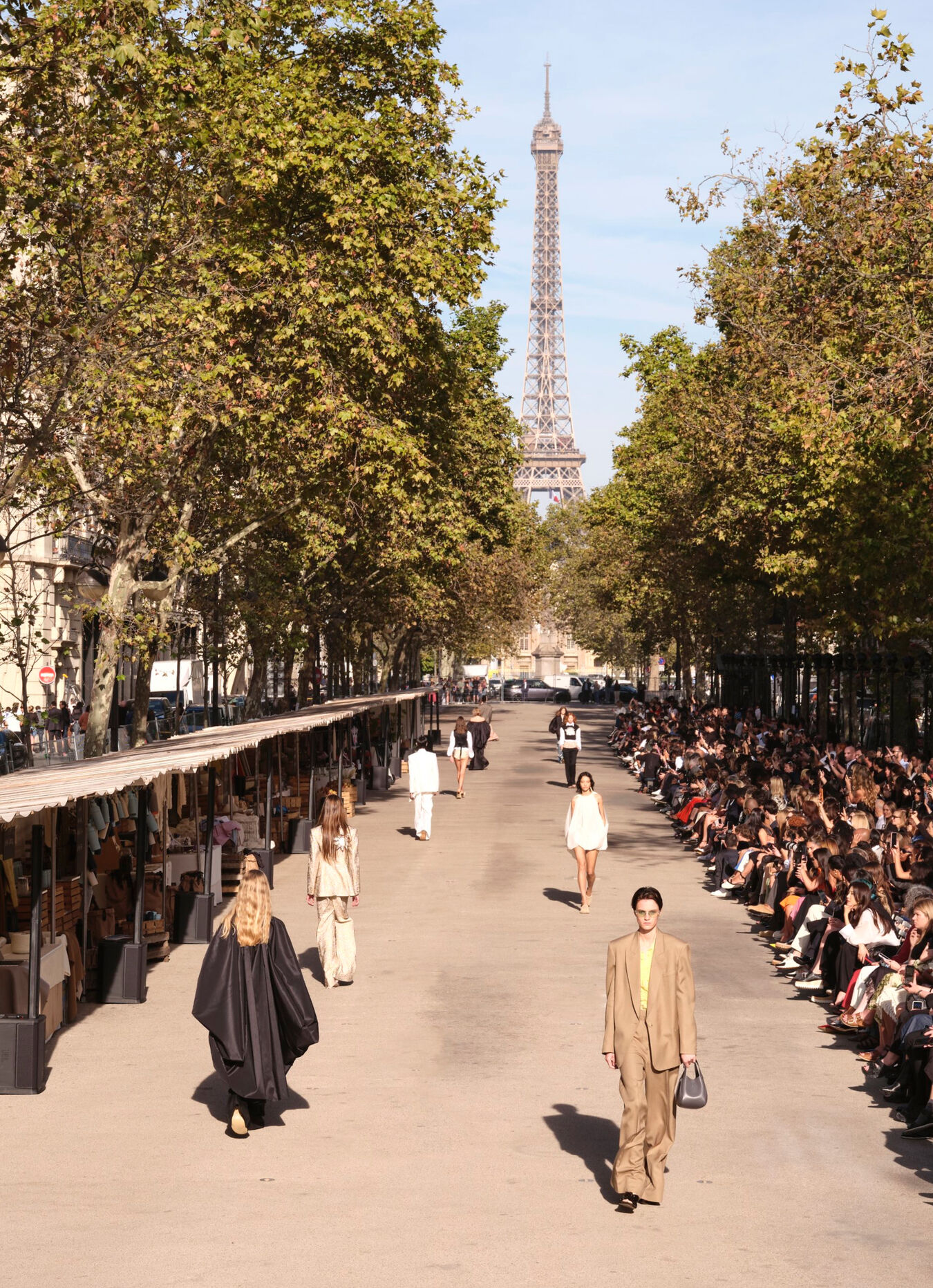 Stella McCartney’s Summer 2024 runway show Paris eiffel tower